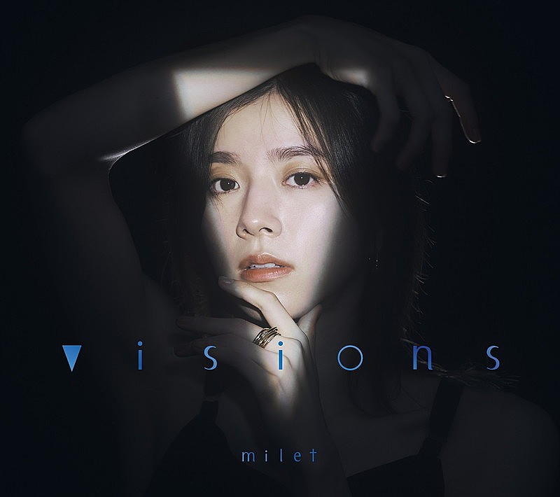 「アルバム『visions』初回生産限定盤B」3枚目/4