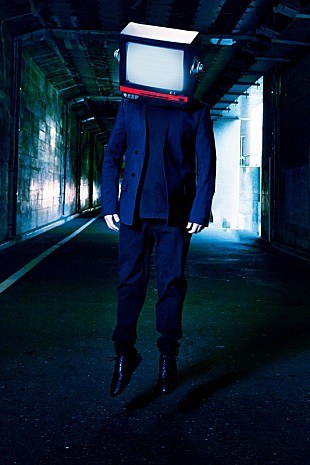 「じん、新アーティスト写真＆新曲「消えろ」MV公開」