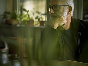 「映画音楽の巨匠＝ルドヴィコ・エイナウディ、2013年の楽曲「経験を重ねて」がTikTokで話題に」