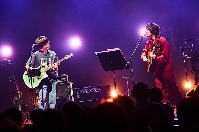 「崎山蒼志、初のバンドツアーファイナルで石崎ひゅーいと「告白」披露」1枚目/13