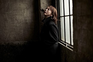 「古内東子、3月にオンラインファンイベント開催＆「動く歩道」MVフル公開」