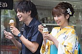 「中島健人×松本穂香、Netflix映画『桜のような僕の恋人』のデートシーン到着」1枚目/4
