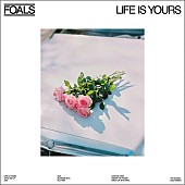 「フォールズ、最新作『ライフ・イズ・ユアーズ』は「バンド史上最高にポップなアルバム」」1枚目/1