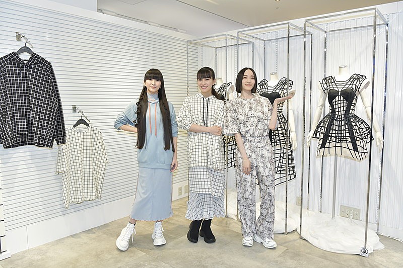 Perfume、ラフォーレ原宿にサプライズ登場