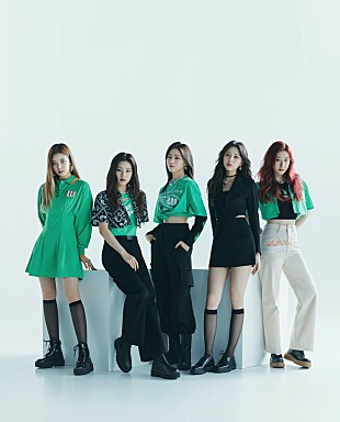 「TWICEの妹分・ITZY、H&amp;Mのキャンペーンアンバサダーに決定」