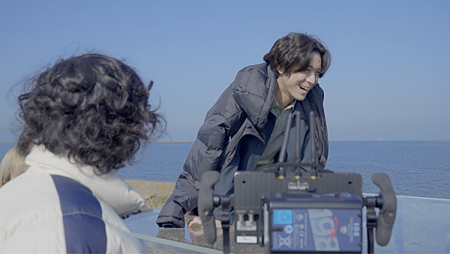 「SHE’S、新曲「Blue Thermal」MVメイキング映像公開」1枚目/2