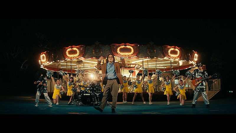 「KANA-BOON、新曲「メリーゴーランド」MVで谷口鮪「朝から晩まで走って踊って絶叫マシンに乗せられて…」」1枚目/5