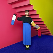 「吉岡聖恵ニューシングル「凸凹」6/15リリース＆ティザー映像公開、TVアニメ『カッコウの許嫁』OP曲」1枚目/4