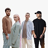 「クリーン・バンディット、「エヴリシング・バット・ユー」のMVで人と人の繋がりを描く」1枚目/1