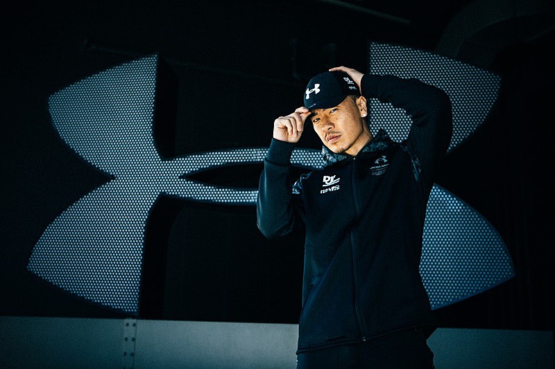 「AK-69 x UNDER ARMOUR」3枚目/4