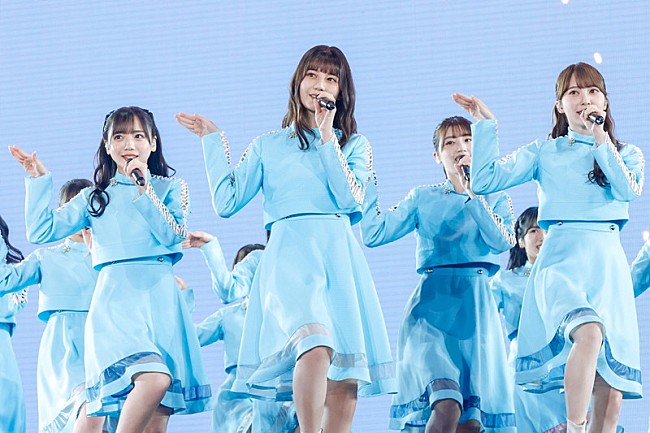 「日向坂46にとって初＆人数制限なしでの東京ドーム公演、小坂菜緒が復帰し新曲「僕なんか」初披露」1枚目/32