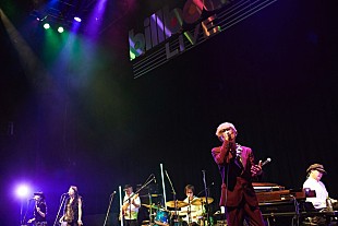 「＜ライブレポート＞スガ シカオ、「Shikao &amp; The Family Sugar」と共に奏でたファンキーな25周年記念ステージ」