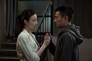 「アンディ・ラウとニー・ニーがデュエット、『バーニング・ダウン 爆発都市』主題歌のMV公開」