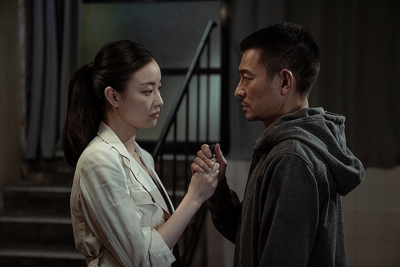 「アンディ・ラウとニー・ニーがデュエット、『バーニング・ダウン 爆発都市』主題歌のMV公開」1枚目/4