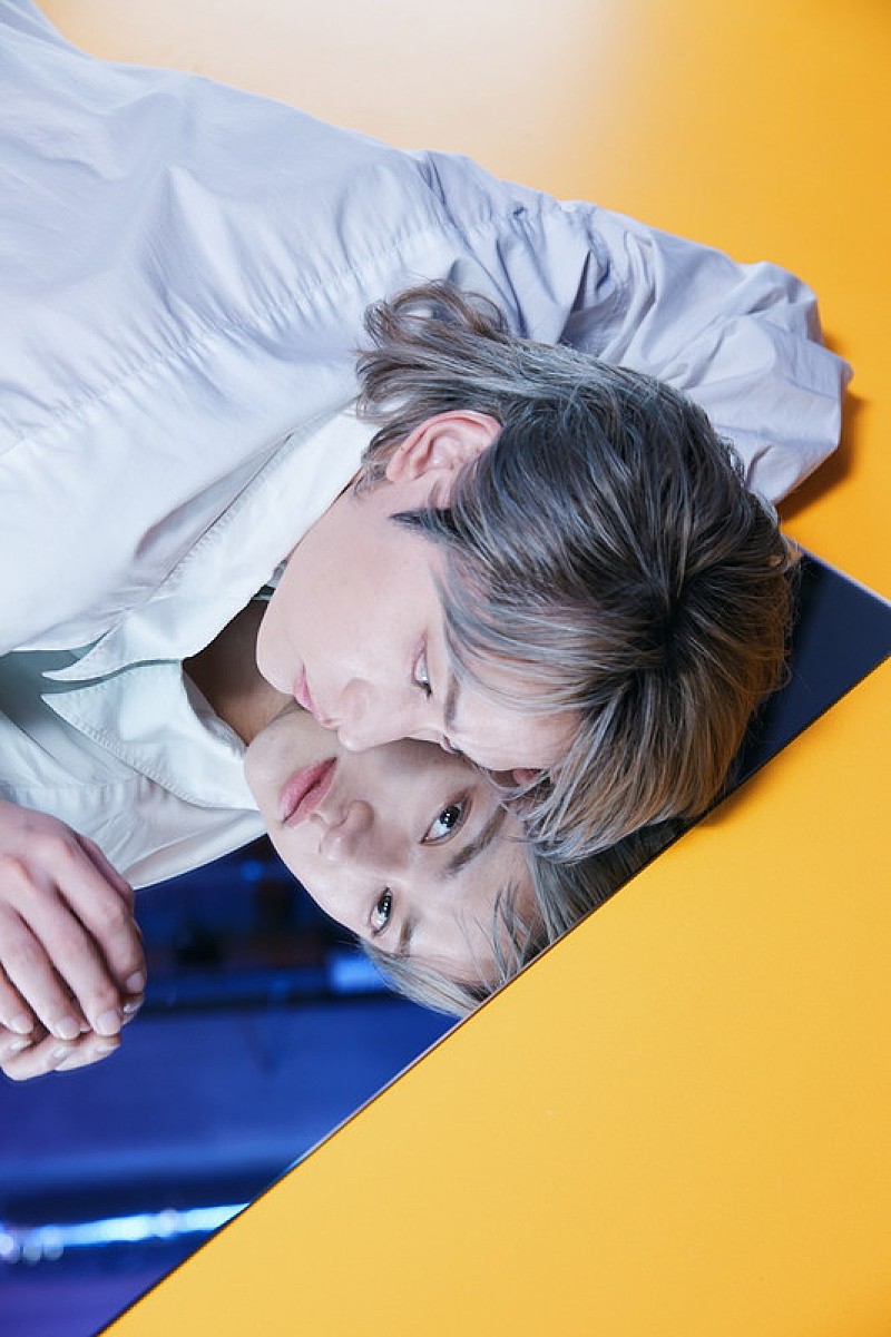 SKY-HI、新曲「Bare-Bare」配信決定で新ビジュアルを公開