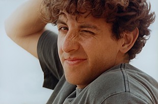 「ジェイミー・エックス・エックス、アンセミックな新曲「LET’S DO IT AGAIN」公開」