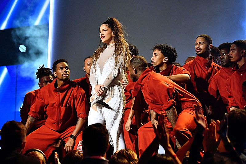 ロザリア、最新AL『モトマミ』を引っさげたワールド・ツアーの日程発表 