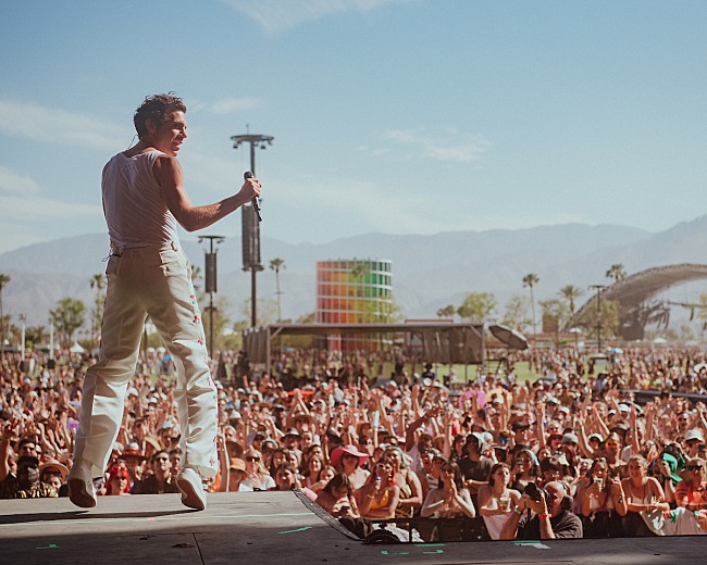 「＜コーチェラ2022現地レポ＞MIKA、ライブを通じた繋りと一体感を祝福」1枚目/2