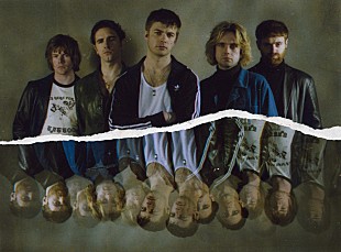 「フジロック出演のフォンテインズD.C.、新曲「Roman Holiday」リリック・ビデオを公開」