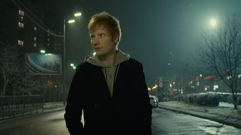 エド・シーラン、リル・ベイビー参加の「2ステップ」のキーウで撮影したMV公開