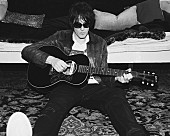 「スピリチュアライズド、「I&amp;#039;m Coming Home Again」の10分に及ぶモノクロ・ライブ映像公開」1枚目/2