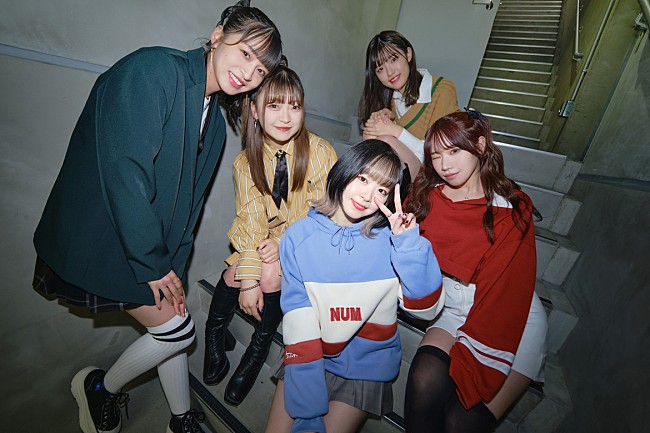 「DEAR KISS「しあわせ者だなと思います」どこまでもハッピーで攻撃的なワンマン大成功！ 次回はGW開催の7周年記念2days公演」1枚目/11