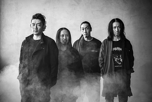 「BRAHMAN、初のホールツアー【-slow DANCE HALL- FINAL】中野サンプラザ公演より「FAR FROM...」ライブ映像を公開」1枚目/2