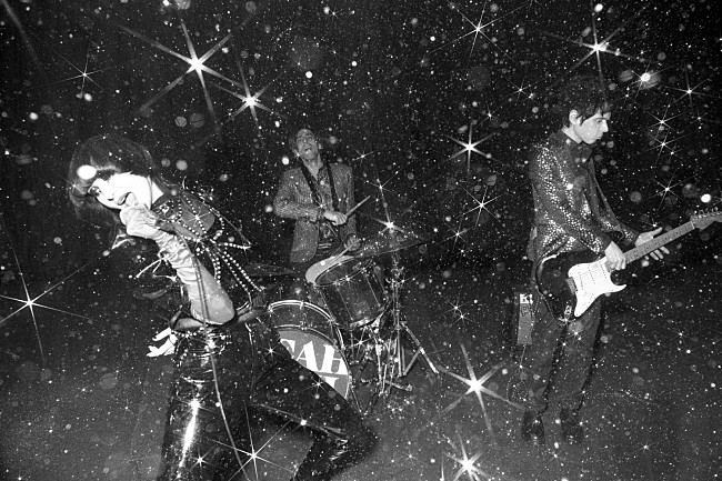 「ヤー・ヤー・ヤーズ、＜シークレットリー・カナディアン＞と契約＆ツアー発表」1枚目/1