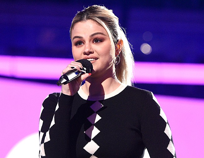 「セレーナ・ゴメス、米人気番組『SNL』で初めてホスト担当へ　音楽ゲストはポスト・マローン」1枚目/1