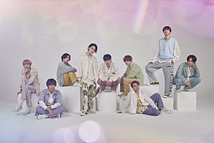 「SUPER★DRAGON、最新アーティスト写真公開　グループ史上最高に明るく、爽やかなビジュアルで向かうは新境地」