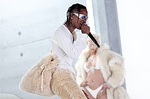 「【2022 #BBMAs】トラヴィス・スコット、【アストロワールド】以来の授賞式パフォーマンスで「Mafia」＆「Lost Forever」披露」