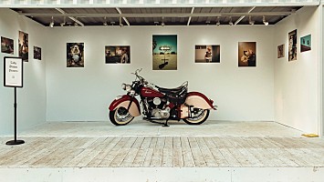 平井 大 シルエット写真パネル 直筆サイン入り 53×41㌢と30×27㌢ 平井 大 シルエット写真パネル 直筆サイン入り 53×41㌢と30×27