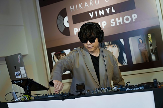 「【HIKARU UTADA VINYL POP-UP SHOP】
☆Taku Takahashi」3枚目/9