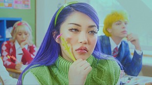 「Elle Teresa、妄想と現実が交錯する「maybe love u」MV公開」