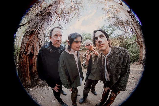 「ウィーザー、最新EP『シーズンズ：スプリング』の国内盤が7/6に発売」1枚目/2