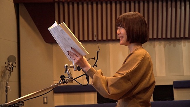 「花澤香菜、5/29『情熱大陸』登場　アフレコ現場＆ライブの裏側など1年間の密着取材」1枚目/2