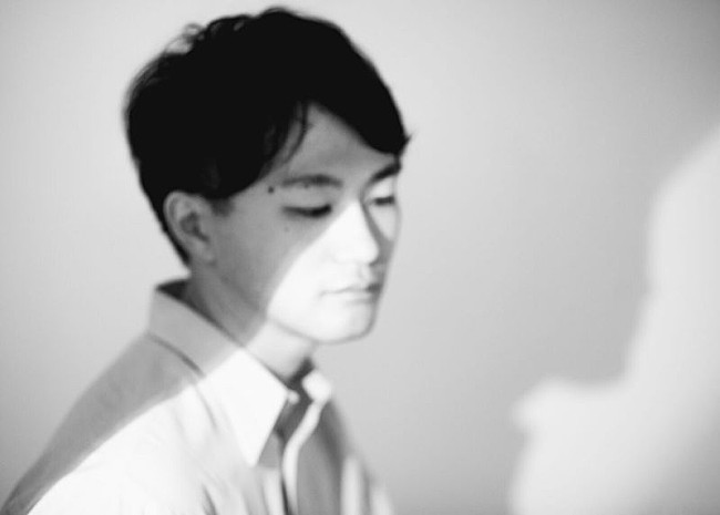 「タブラ奏者の明坂武史、七尾旅人「サーカスナイト」をカバー」1枚目/2