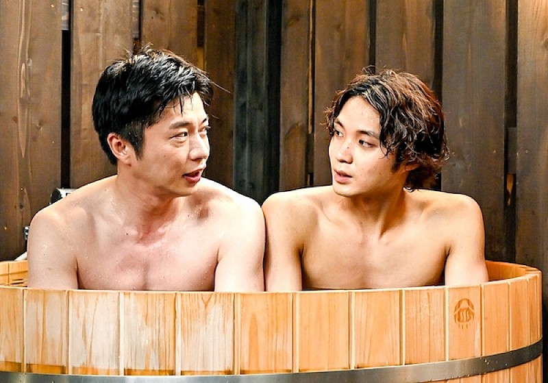 「「持続可能な恋ですか？」共に朝を迎えた“杏花”上野樹里と“晴太”田中圭を“颯”磯村勇斗が目撃　「ひたすら颯がかわいそうで切な過ぎる」」1枚目/1