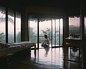 「FKJ、最新アルバムの制作風景を収めたメイキング映像公開」1枚目/2