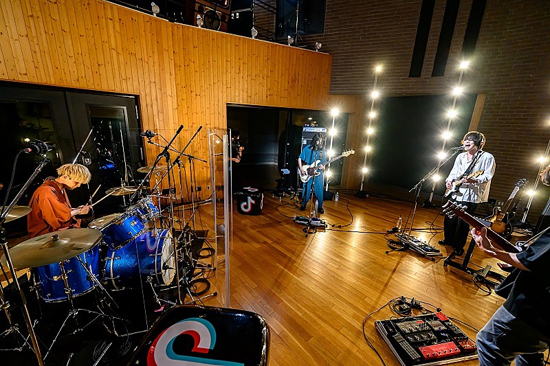 Laughing Hick、『NEXT FIRE』ライブ＆インタビュー映像が配信スタート　当日のライブレポートも到着