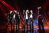 「iKON「もっと長く、たくさん会いたい」、ソウル公演は180分超え31曲」1枚目/11