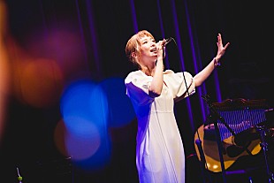 「＜ライブレポート＞moumoon、アコースティック編成で響かせた明るくさわやかなアンサンブル」