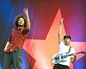 「レイジ・アゲインスト・ザ・マシーン、11年ぶりのライブでブランクを感じさせない挑発的なステージを披露」1枚目/1