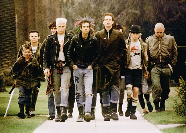 「（C）1983 SUBURBIA PRODUCTIONS, INC. ALL RIGHTS RESERVED.」3枚目/8