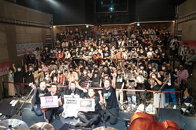 「The Biscats「2年後の夏に渋谷公会堂でライブを──」今の時代にロカビリーブーム起こす夢に偽りなし！ 過去最大規模ツアー千秋楽で嬉しい発表続々」1枚目/10