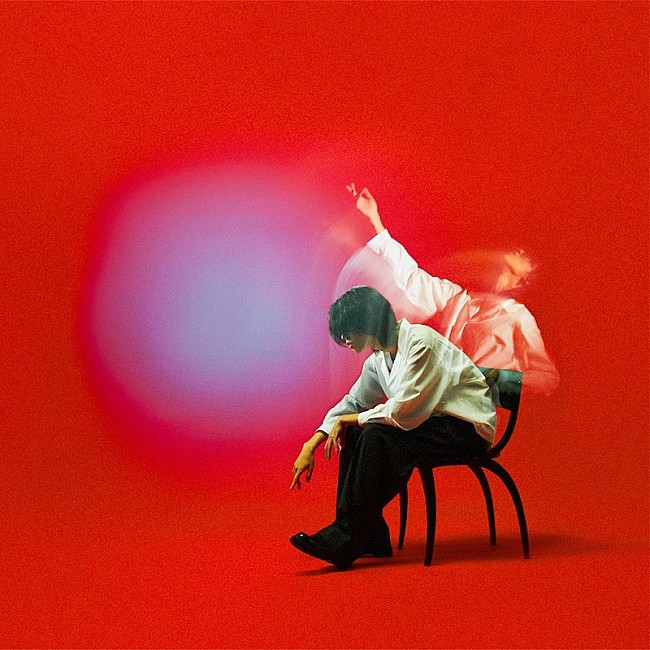 「idom、坂口健太郎×杏『競争の番人』主題歌を収録したデビューEP『GLOW』9月7日リリース」1枚目/3