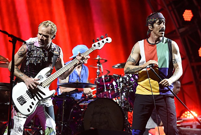 「レッド・ホット・チリ・ペッパーズ、今年2作目となるスタジオ・アルバムを10月に発売」1枚目/1