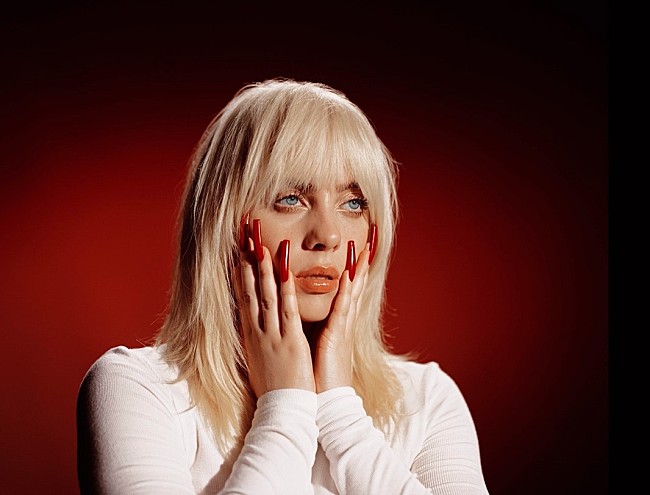 「ビリー・アイリッシュ、『ハピアー・ザン・エヴァー』来日記念盤発売決定」1枚目/2