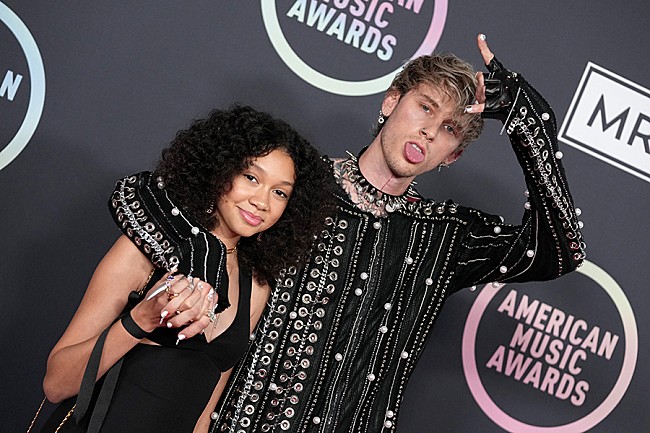 「マシン・ガン・ケリー、娘ケイシーの13歳の誕生日を祝う」1枚目/1