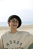 「與真司郎（AAA）、ロサンゼルスで撮影された“日常の與真司郎”カット3枚を公開」1枚目/3